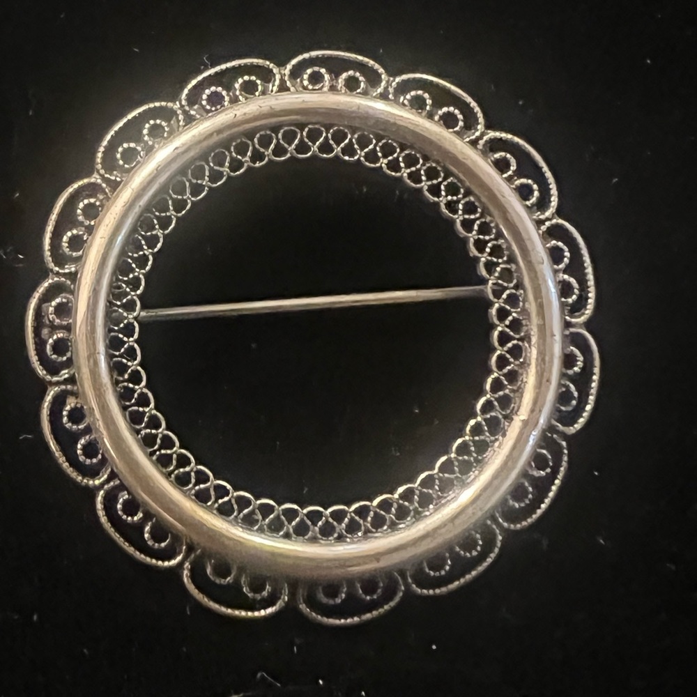 Beau-Vintage Sterling Silver Filigree Hoop Brooch